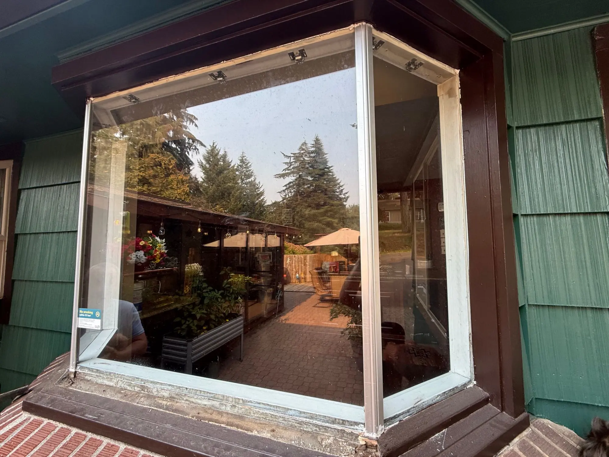 Bay window before replacement, seen from the other side